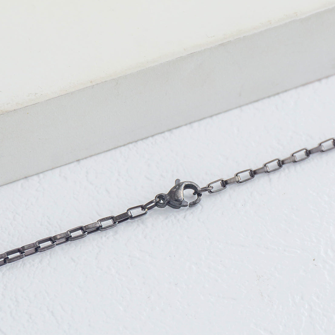 (46cm) Unisex Black Elongated Rectangular Box Chain Necklace Stainless Steel PVD Gold Plated Kalung Pria/Wanita Hitam Hypoallergenic