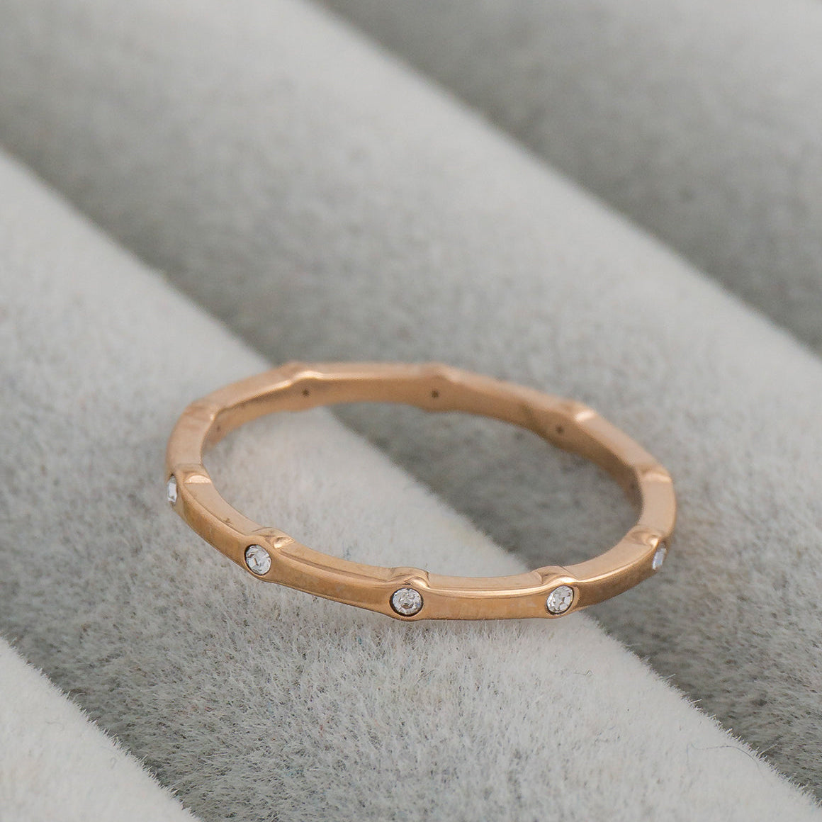 Minimalist Dotted Zirconia Line Band Ring Stainless Steel PVD Gold Plated Cincin Polos Hypoallergenic