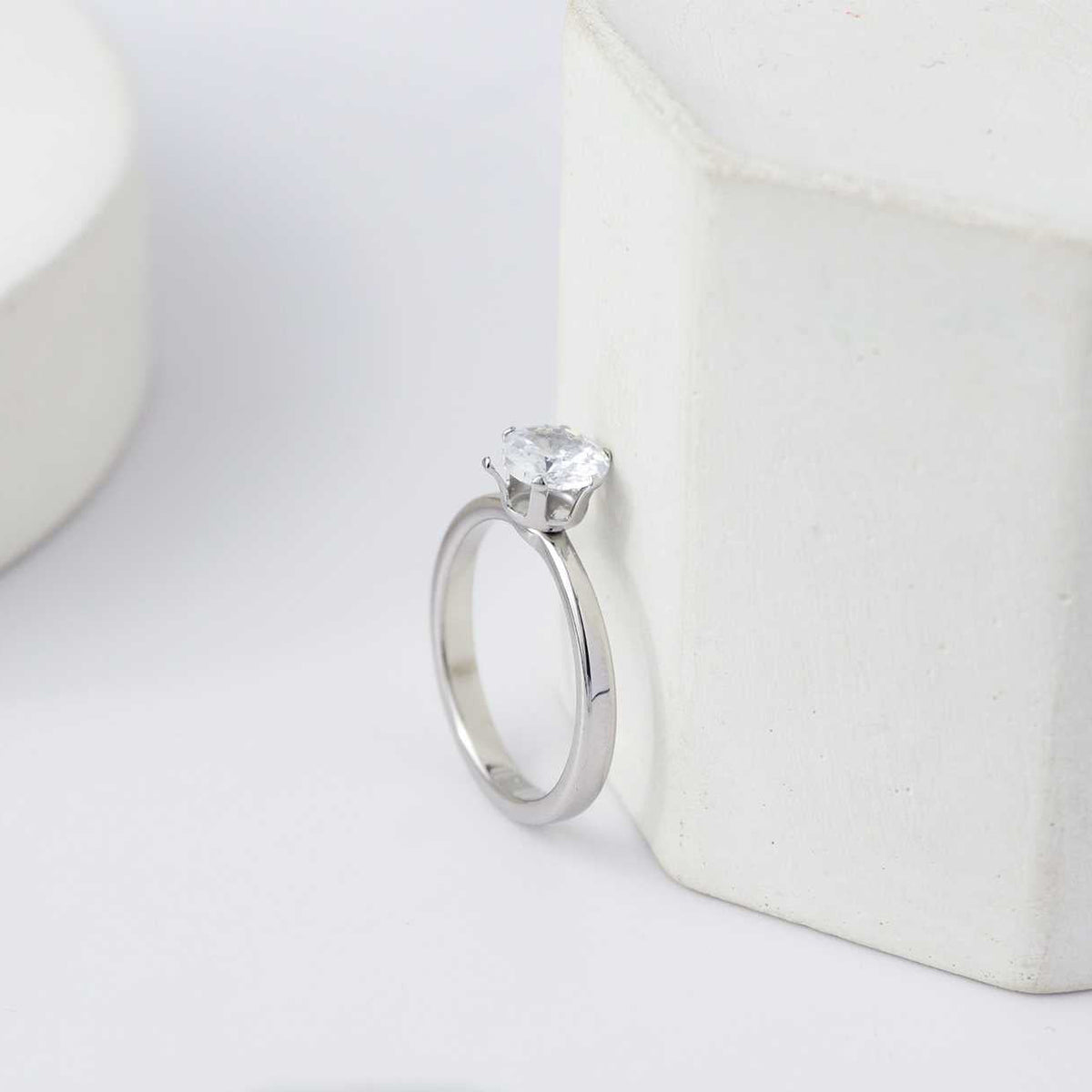 Minimalist Clear Cubic Zirconia Solitaire Ring Stainless Steel PVD Gold Plated Cincin Simple Hypoallergenic