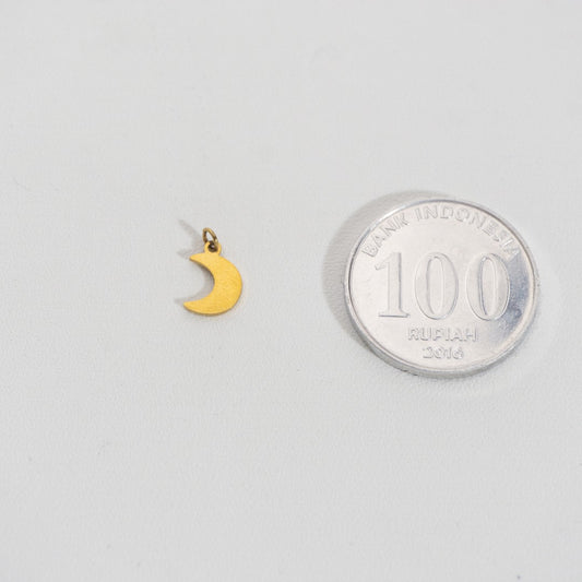 Mini Plain Crescent Moon Charm Stainless Steel PVD Gold Plated Liontin Bulan Sabit Kecil Hypoallergenic