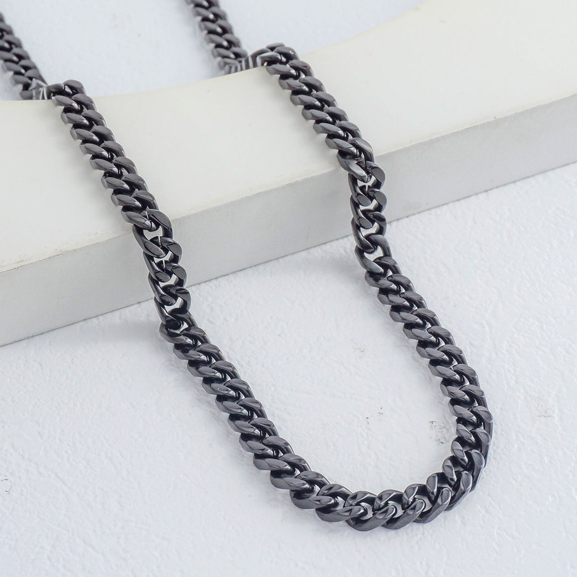 (60cm) Unisex Black Chunky Beveled Curb Link Necklace Stainless Steel PVD Gold Plated Kalung Pria/Wanita Hitam Hypoallergenic