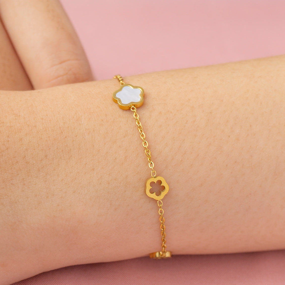(18+4cm) Mother of Pearl & Cutout Flower Charm Chain Bracelet Stainless Steel PVD Gold Plated Gelang Minimalis Hypoallergenic