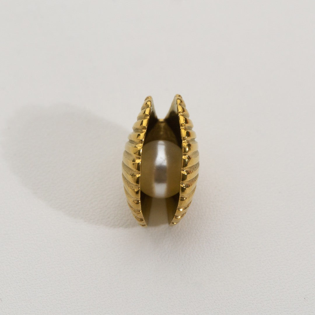 Big Seashell With Pearl Pendant Stainless Steel PVD Gold Plated Liontin Kerang Dan Mutiara Hypoallergenic