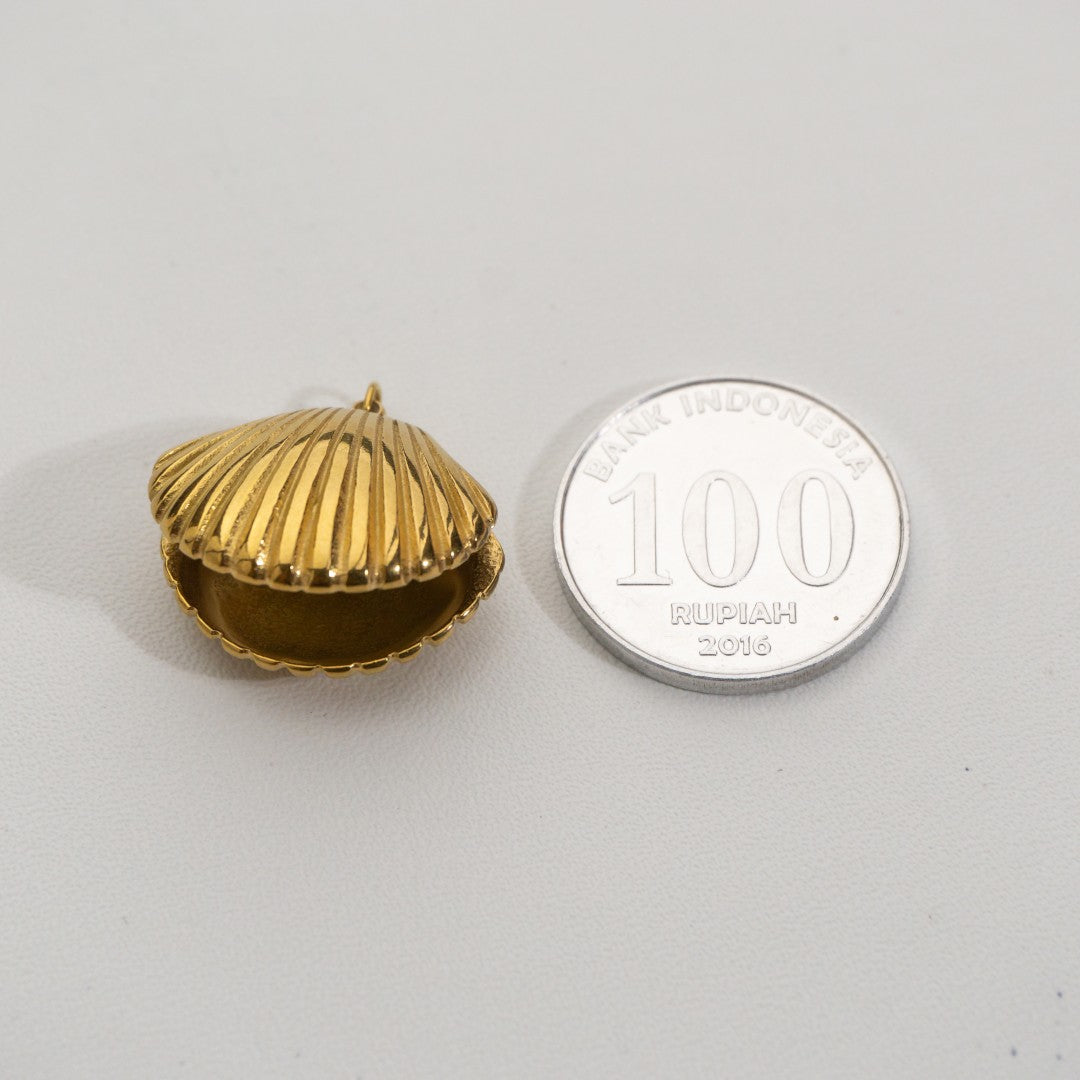 Big Seashell With Pearl Pendant Stainless Steel PVD Gold Plated Liontin Kerang Dan Mutiara Hypoallergenic