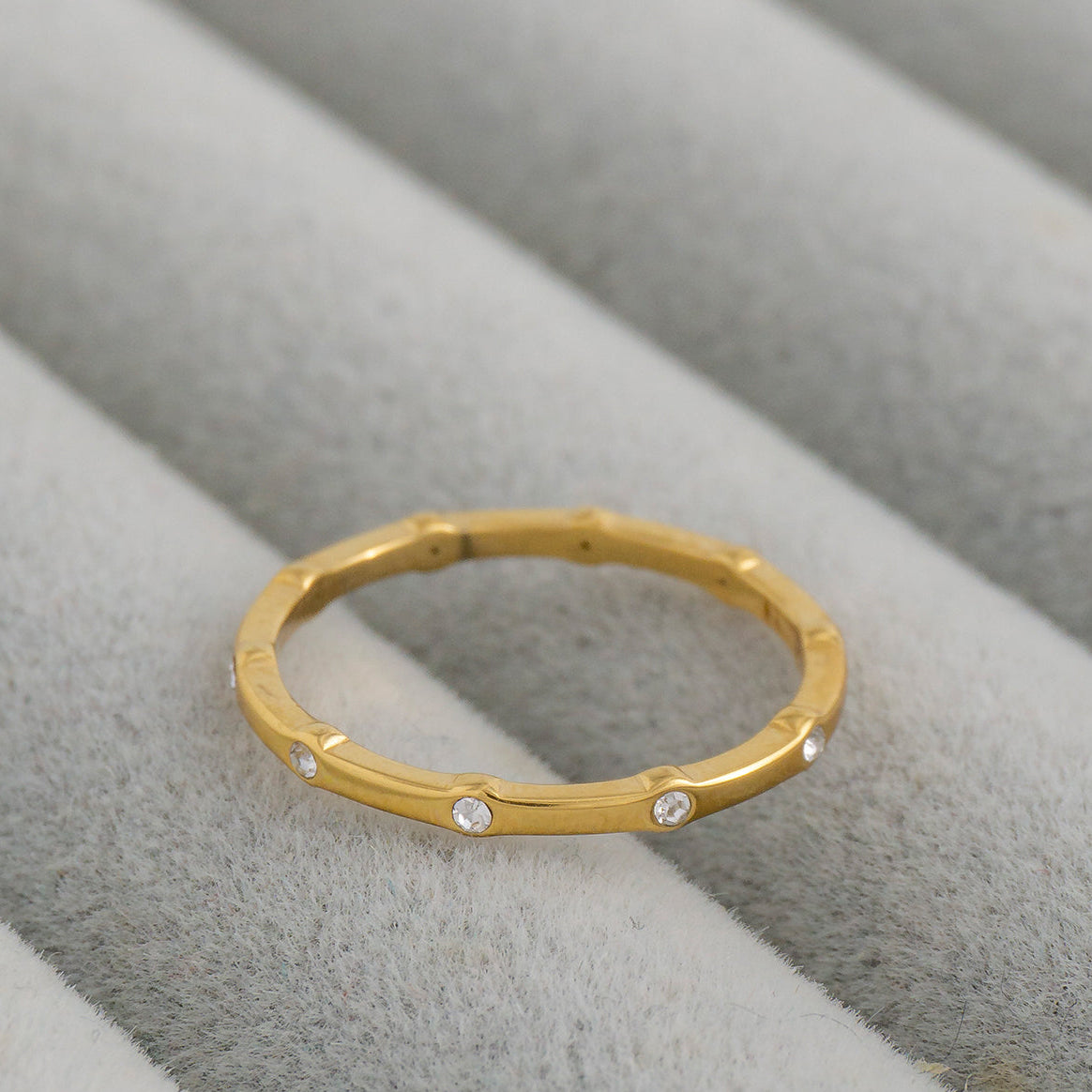Minimalist Dotted Zirconia Line Band Ring Stainless Steel PVD Gold Plated Cincin Polos Hypoallergenic