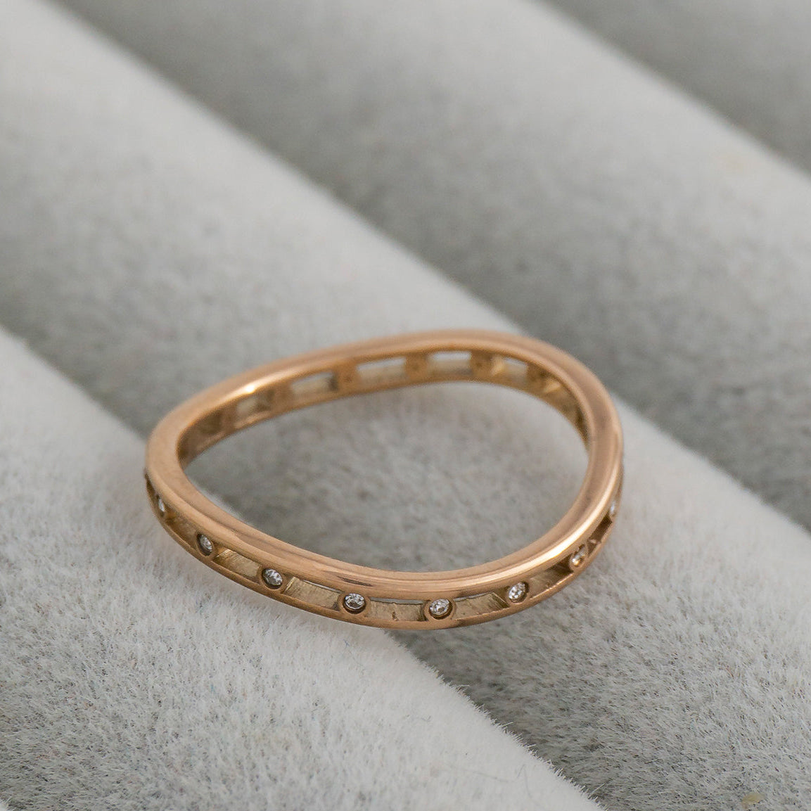 Minimalist Zirconia Line Band Ring Stainless Steel PVD Gold Plated Cincin Polos Lengkung Hypoallergenic