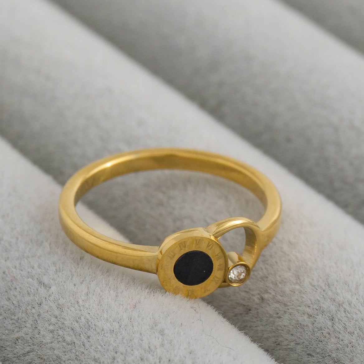Interlocking Roman Numeral Black Disc & Solitaire CZ Ring Stainless Steel PVD Gold Plated Cincin Romawi Hypoallergenic