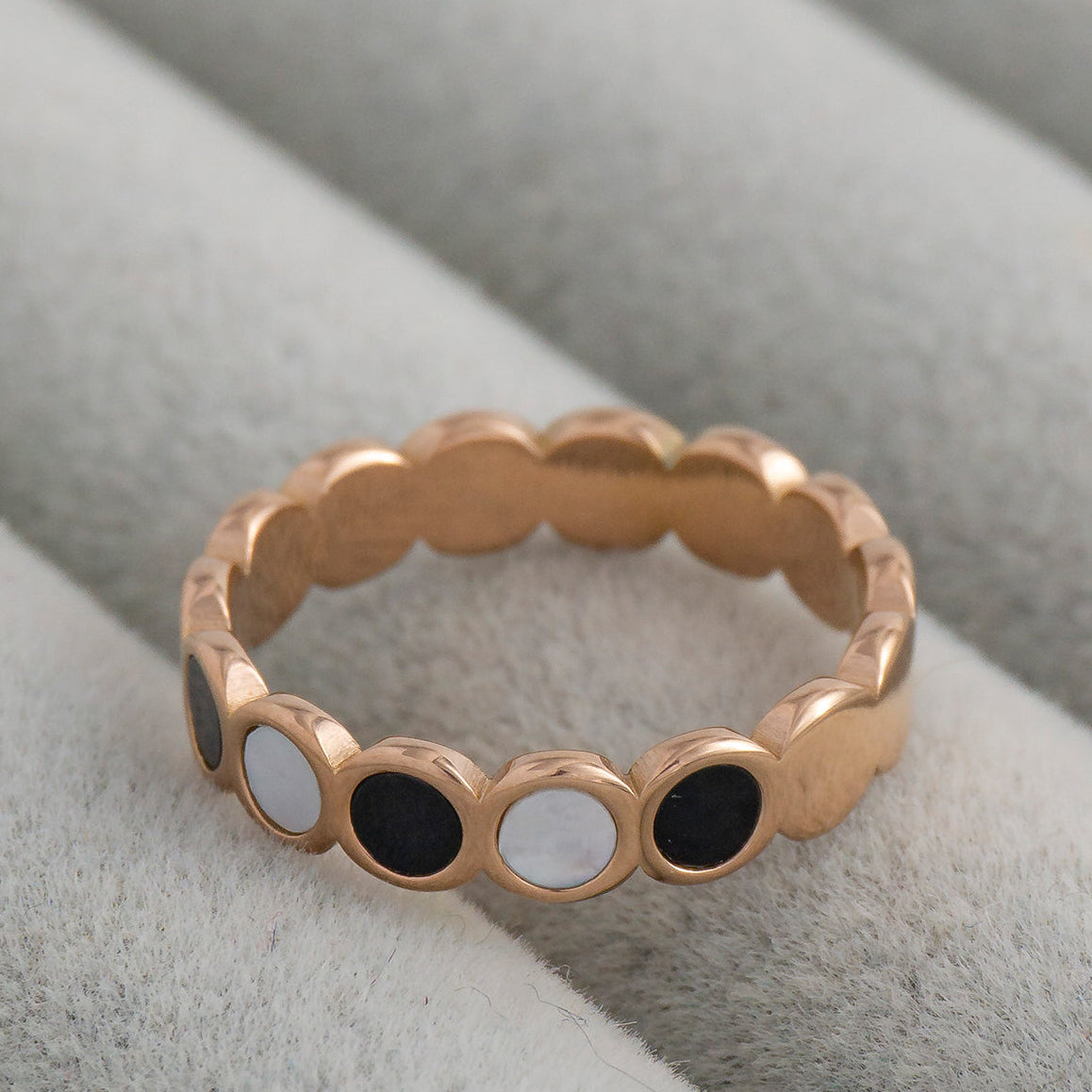 Alternating Black Enamel & MOP Disc Eternity Ring Stainless Steel PVD Gold Plated Cincin Romawi Hypoallergenic