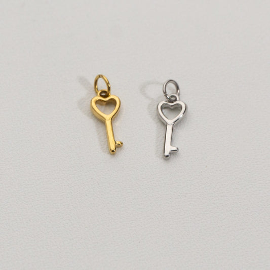 Mini Plain Key Charms Stainless Steel PVD Gold Plated Liontin Kunci Hypoallergenic