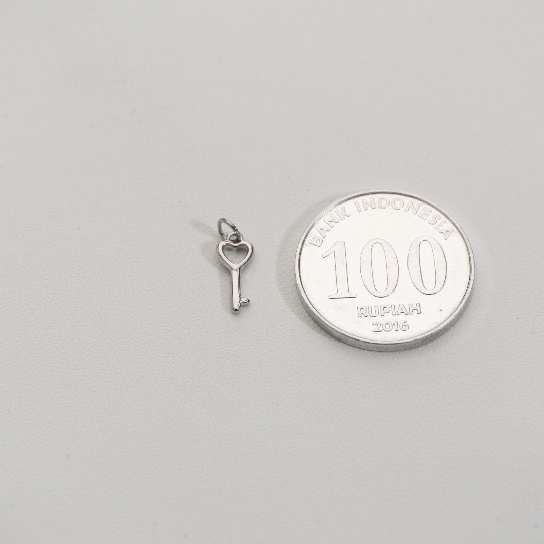 Mini Plain Key Charms Stainless Steel PVD Gold Plated Liontin Kunci Hypoallergenic