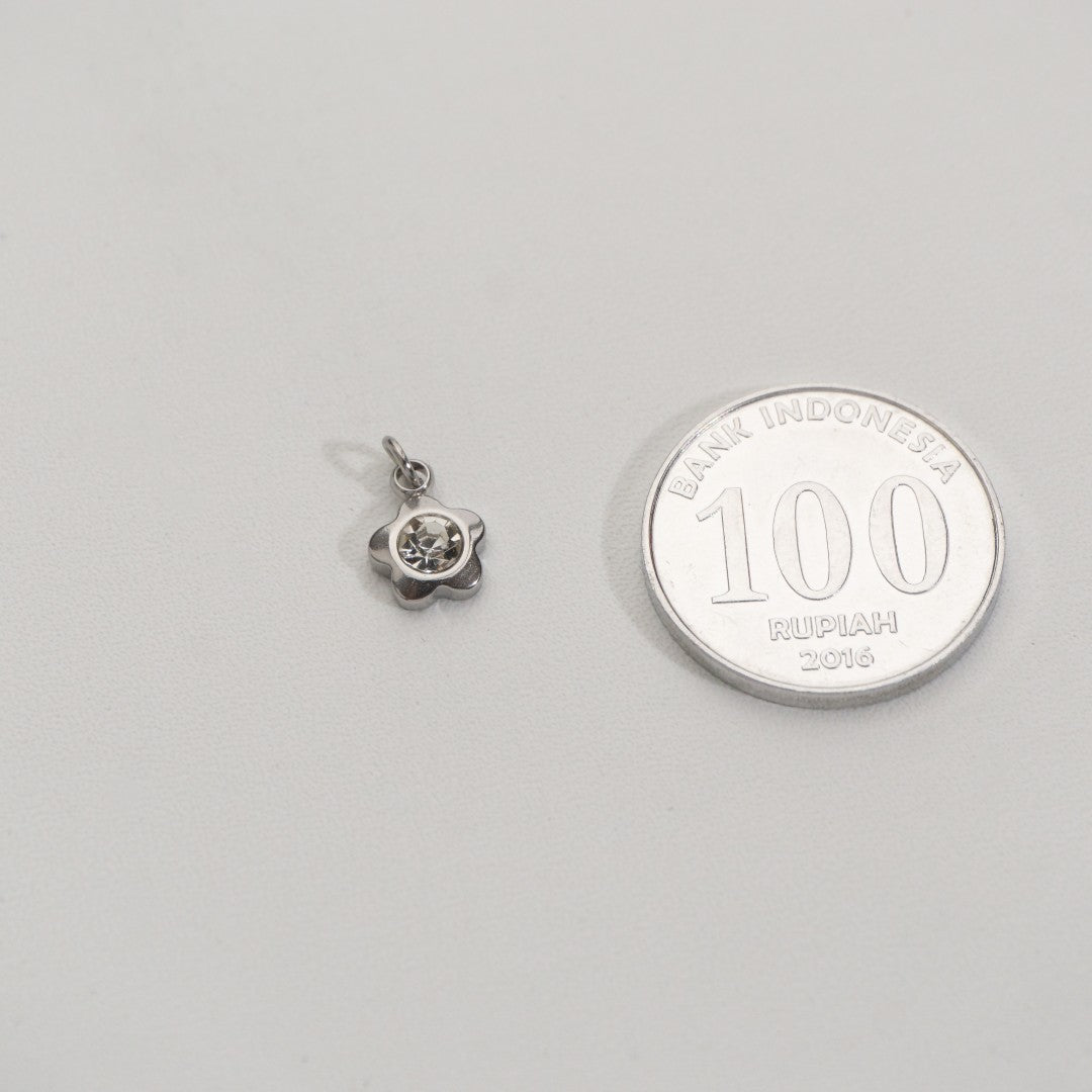 Mini Sparkling Flower Charms Stainless Steel PVD Gold Plated Liontin Bunga Kecil Hypoallergenic
