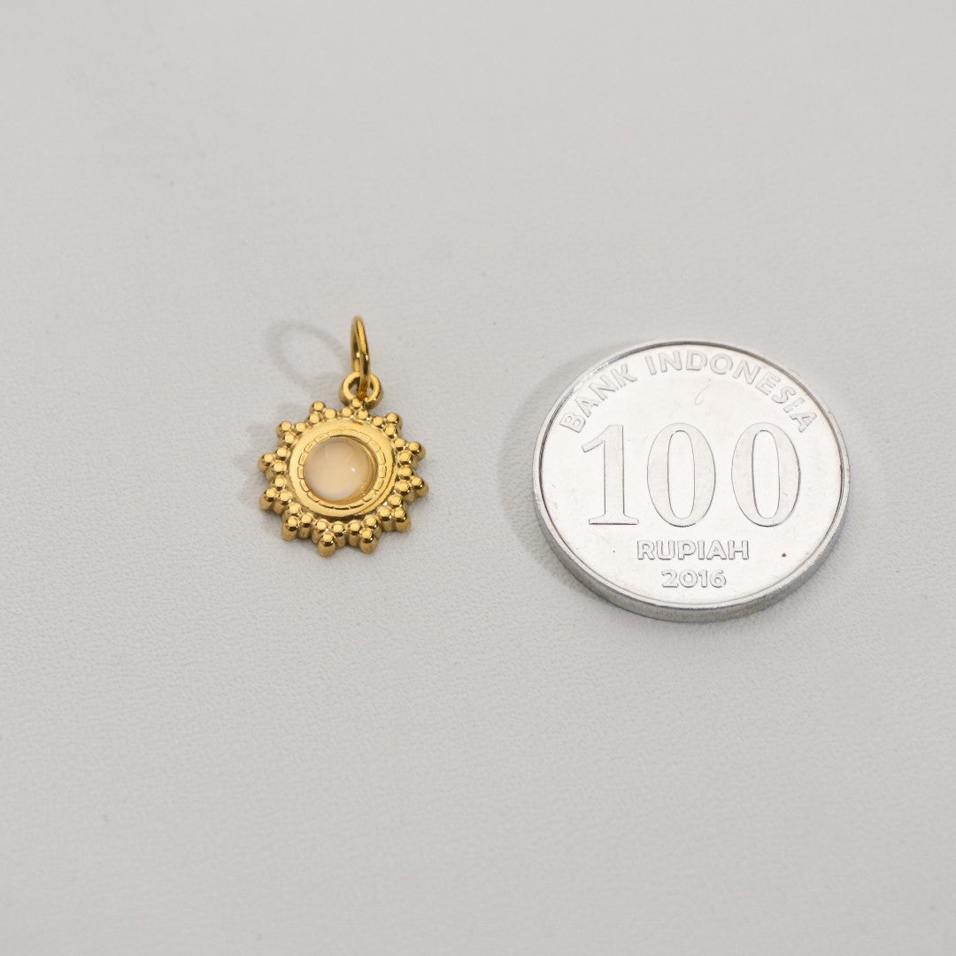 Clear Quartz Sun Charms Stainless Steel PVD Gold Plated Liontin Matahari Clear Quartz Hypoallergenic