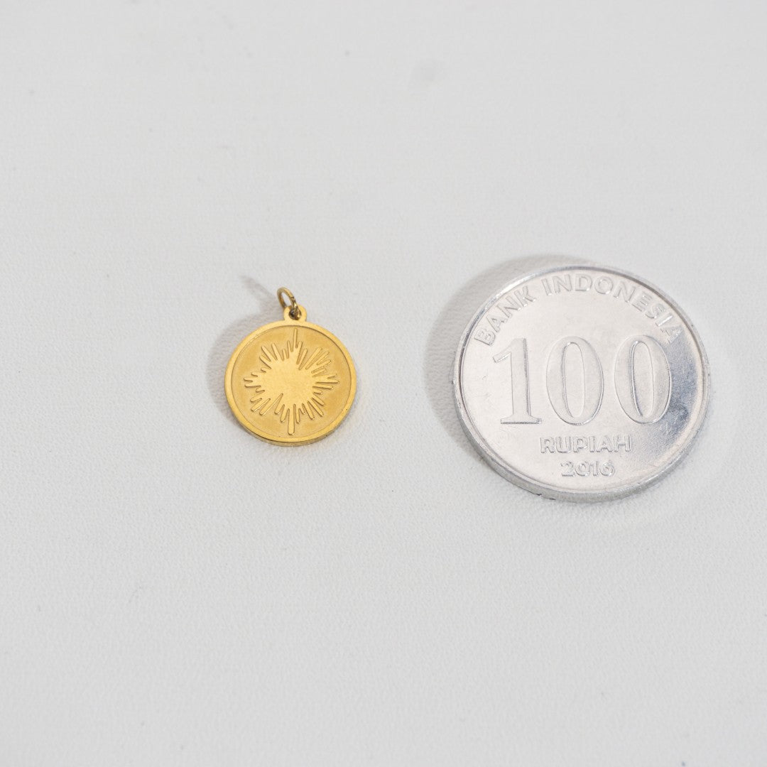 Abstract Coin Charm Stainless Steel PVD Gold Plated Liontin Koin Motif Abstrak Unik Hypoallergenic