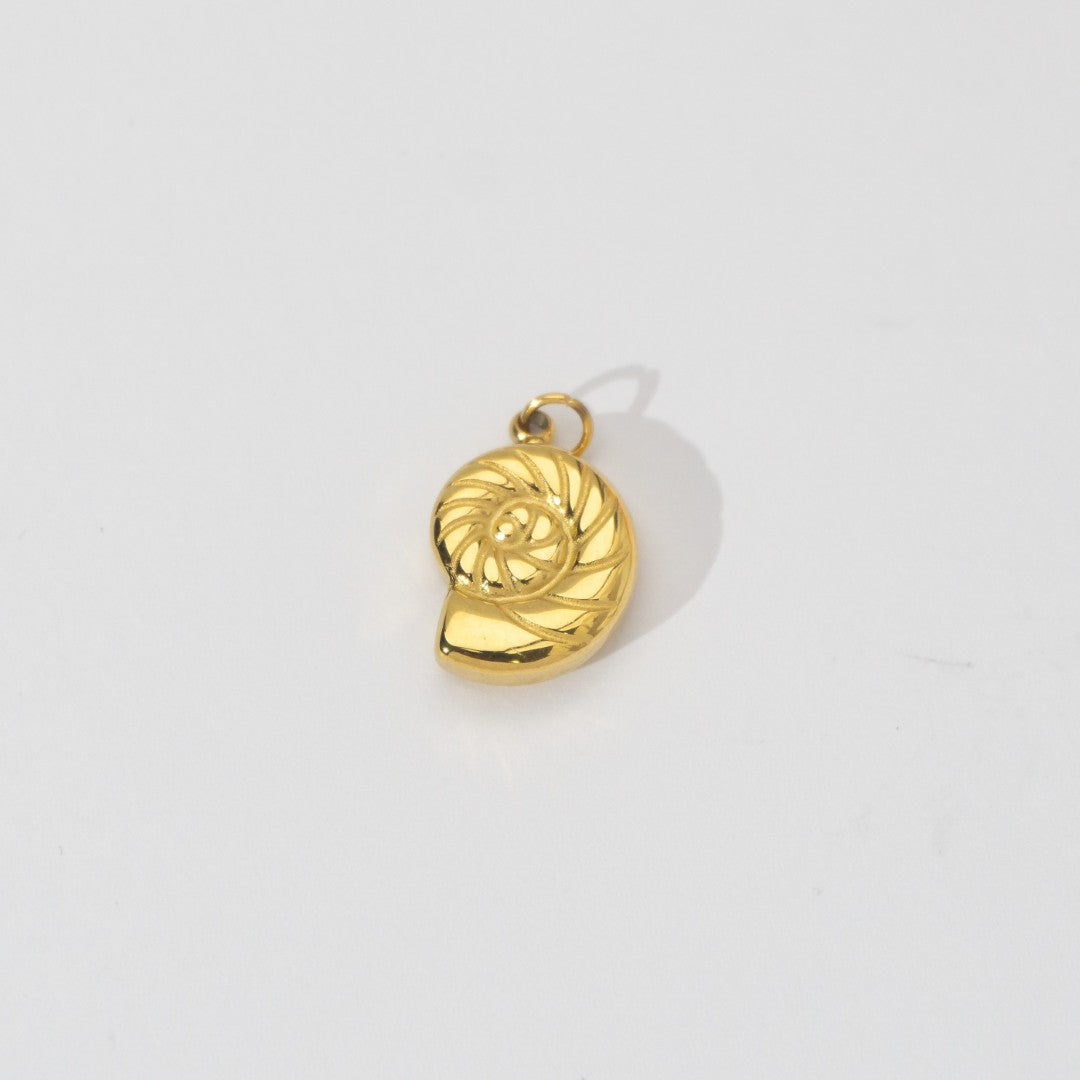 (15mm) Minimalist Conch Sea Shell Ocean Charm Stainless Steel PVD Gold Plated Liontin Kerang Laut Hypoallergenic
