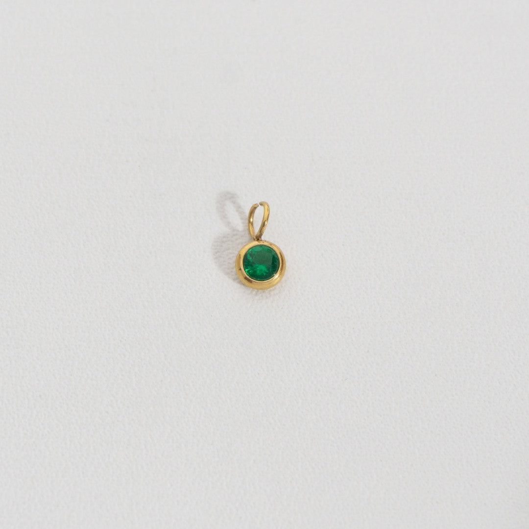 Tiny Green Solitaire Round Charm Stainless Steel PVD Gold Plated Liontin Bulat Hijau Hypoallergenic