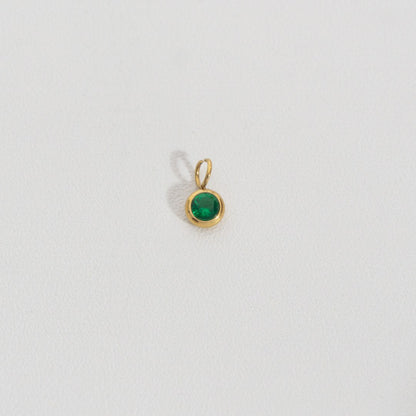 Tiny Green Solitaire Round Charm Stainless Steel PVD Gold Plated Liontin Bulat Hijau Hypoallergenic