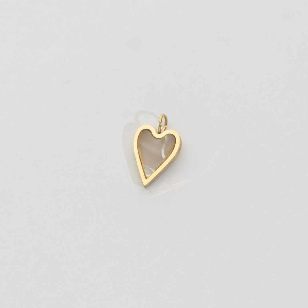 Dainty Mother Of Pearl Heart Charm Stainless Steel PVD Gold Plated Liontin Hati Hypoallergenic