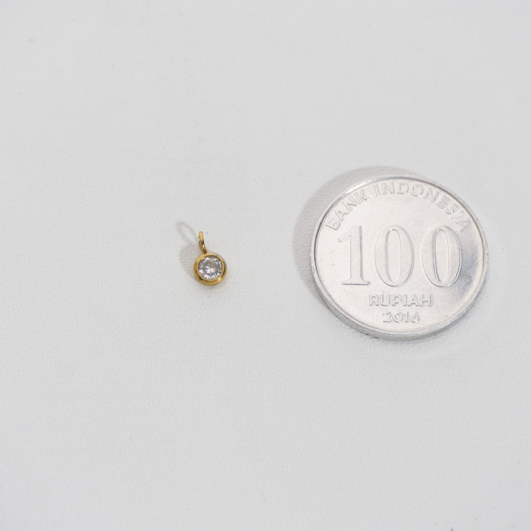 Tiny Sparkling Round Charm Stainless Steel PVD Gold Plated Liontin Bulat Hypoallergenic