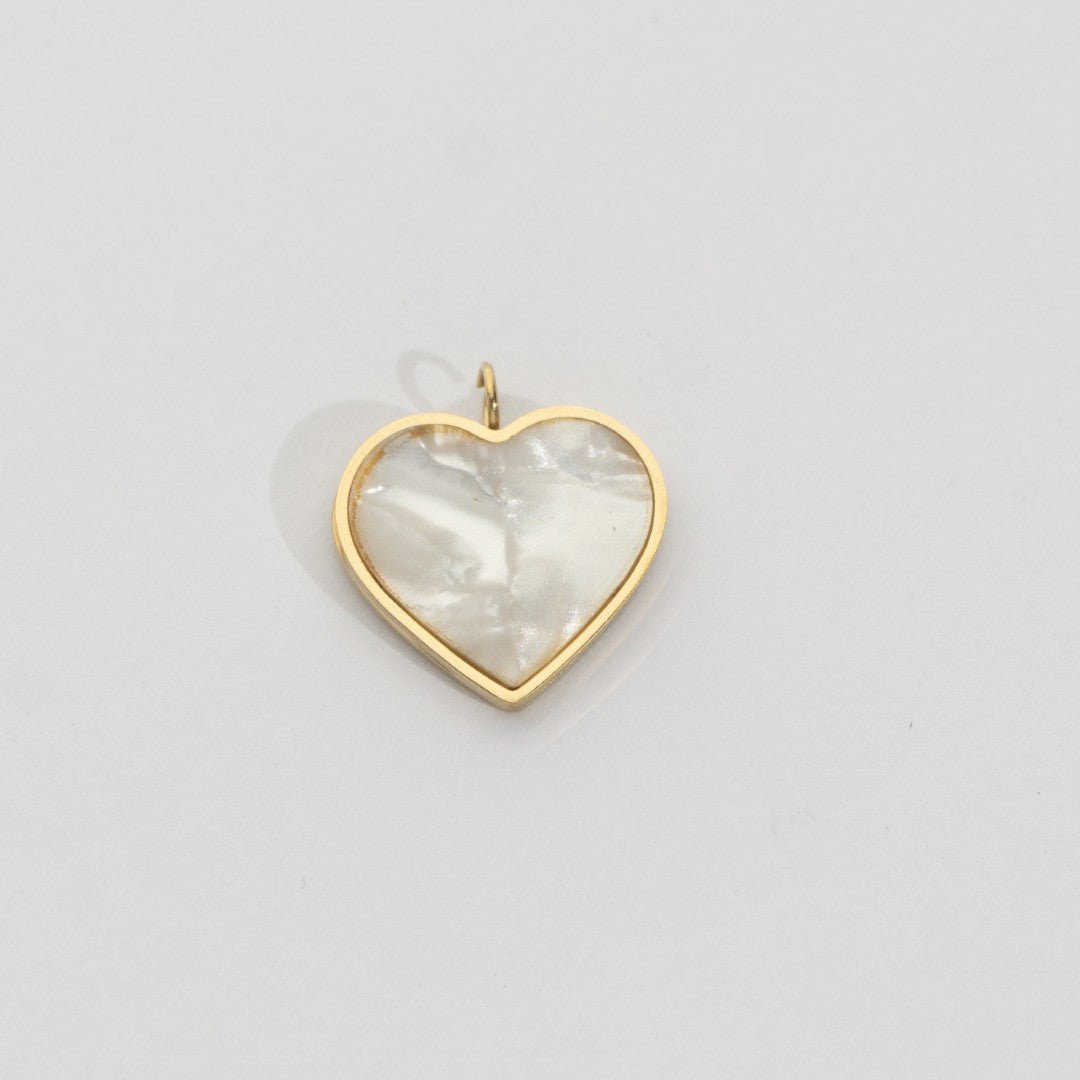 Minimalist Mother Of Pearl Heart Pendant Stainless Steel PVD Gold Plated Liontin Hati Minimalist Hypoallergenic