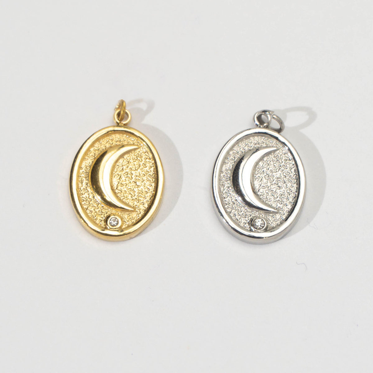 (18mm) Solitaire Cubic Zirconia Celestial Moon Oval Medallion Charm Stainless Steel PVD Gold Plated Liontin Bulan Hypoallergenic